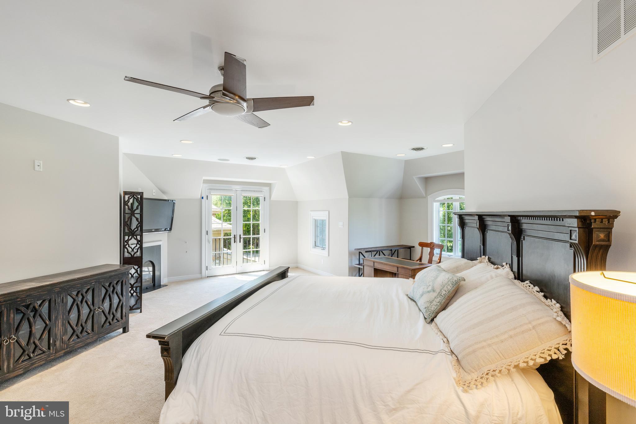 LAFAYETTE HILL - Residential