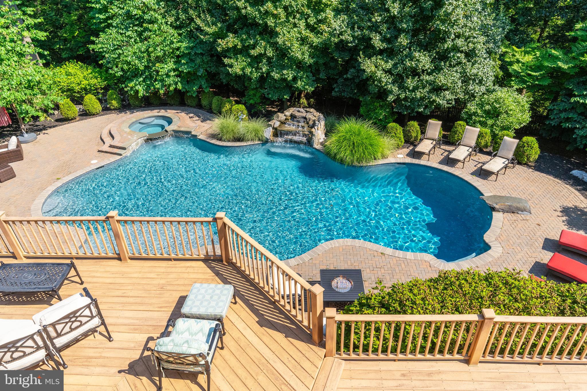 LAFAYETTE HILL - Residential