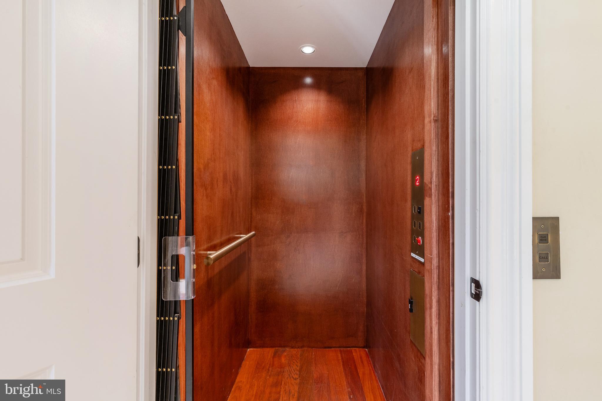 LAFAYETTE HILL - Residential