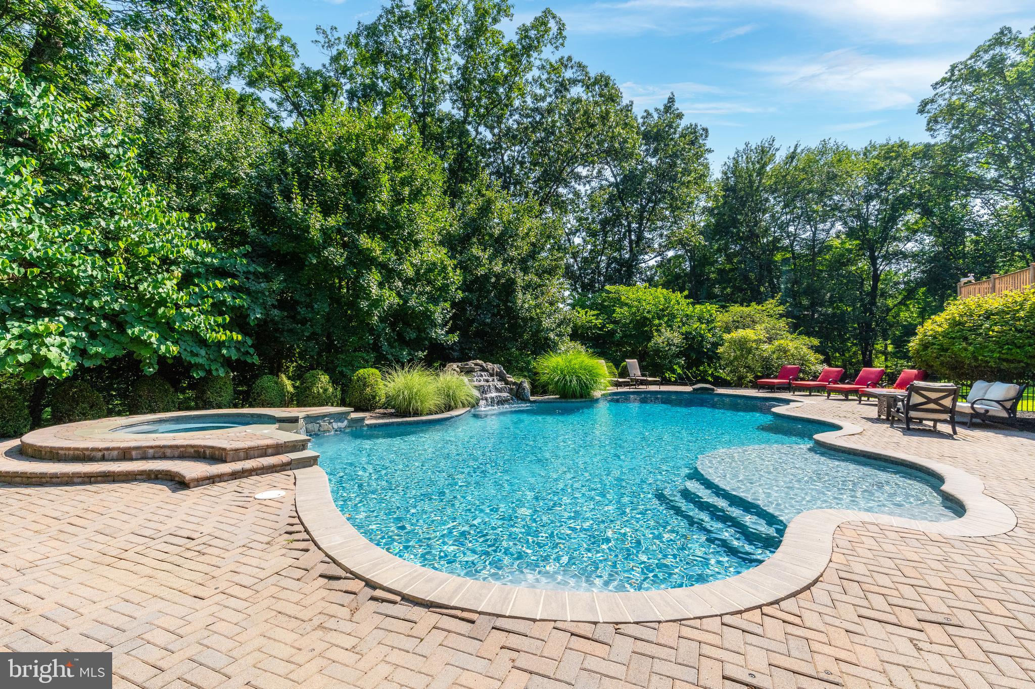 LAFAYETTE HILL - Residential