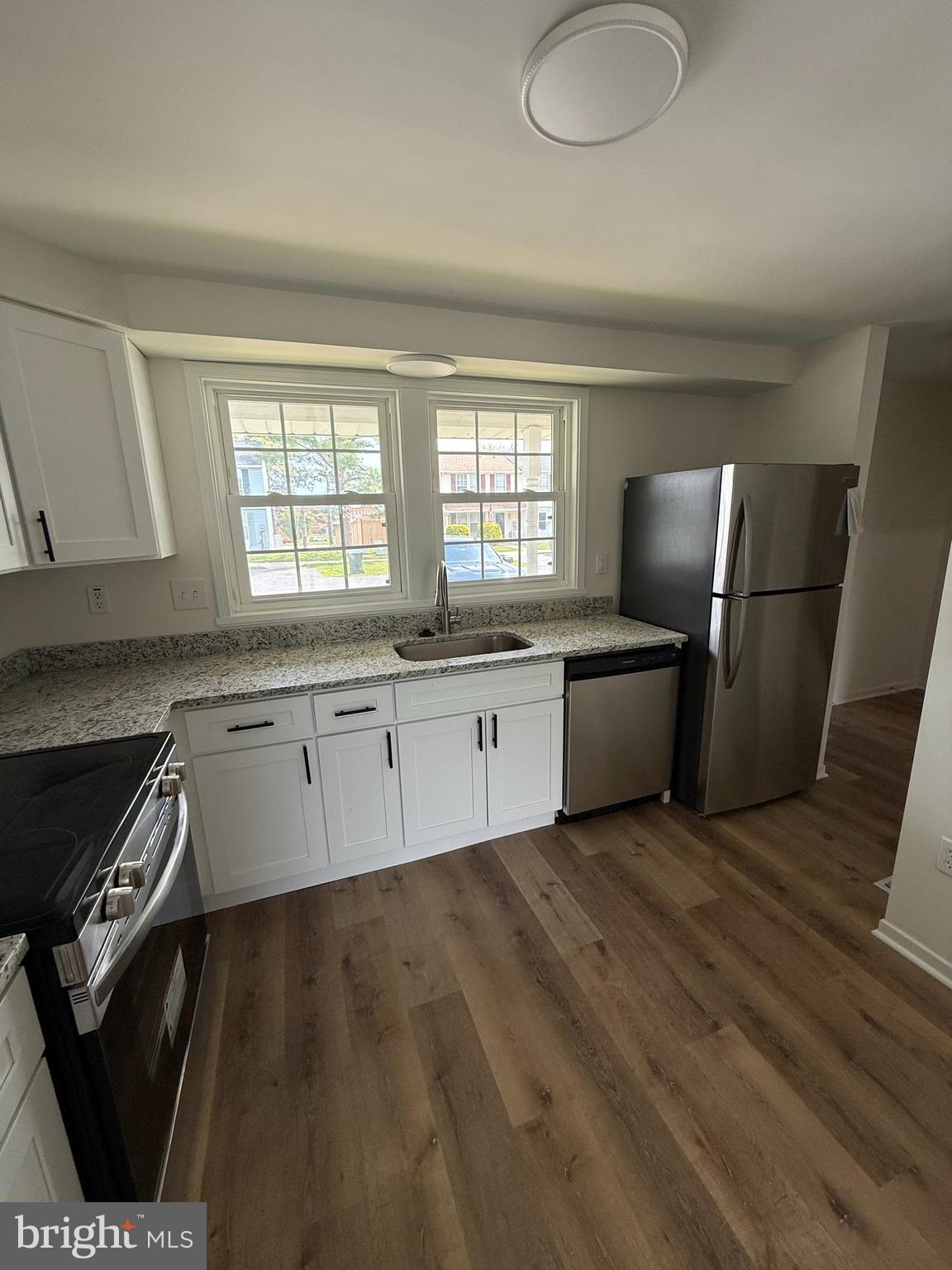 1531 IRIS COURT