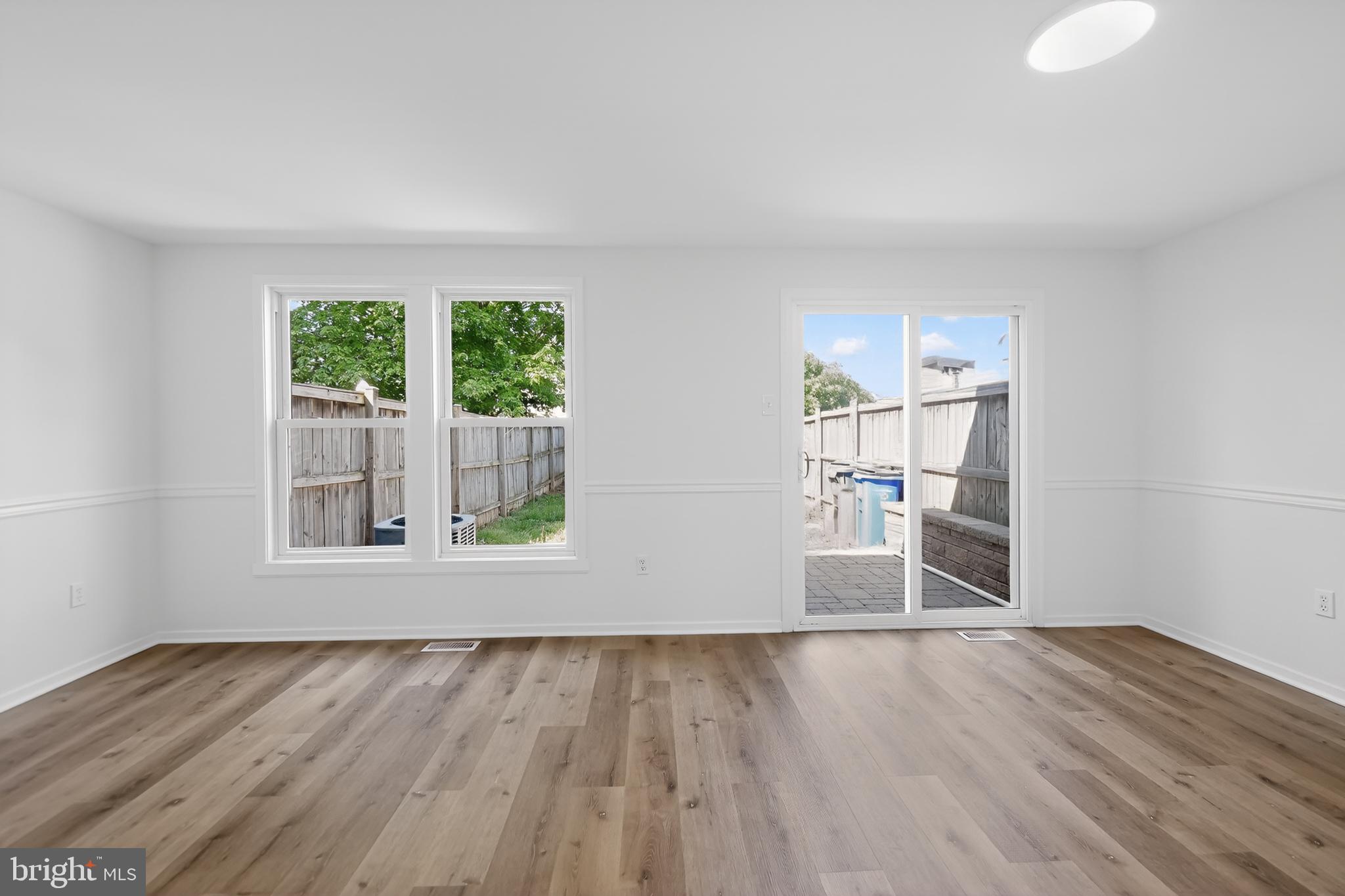 ROLLING MEADOWS - Residential