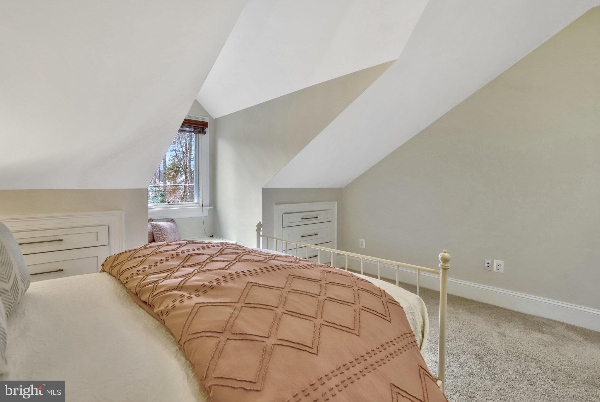 EDELINE MARY A PROP - Residential