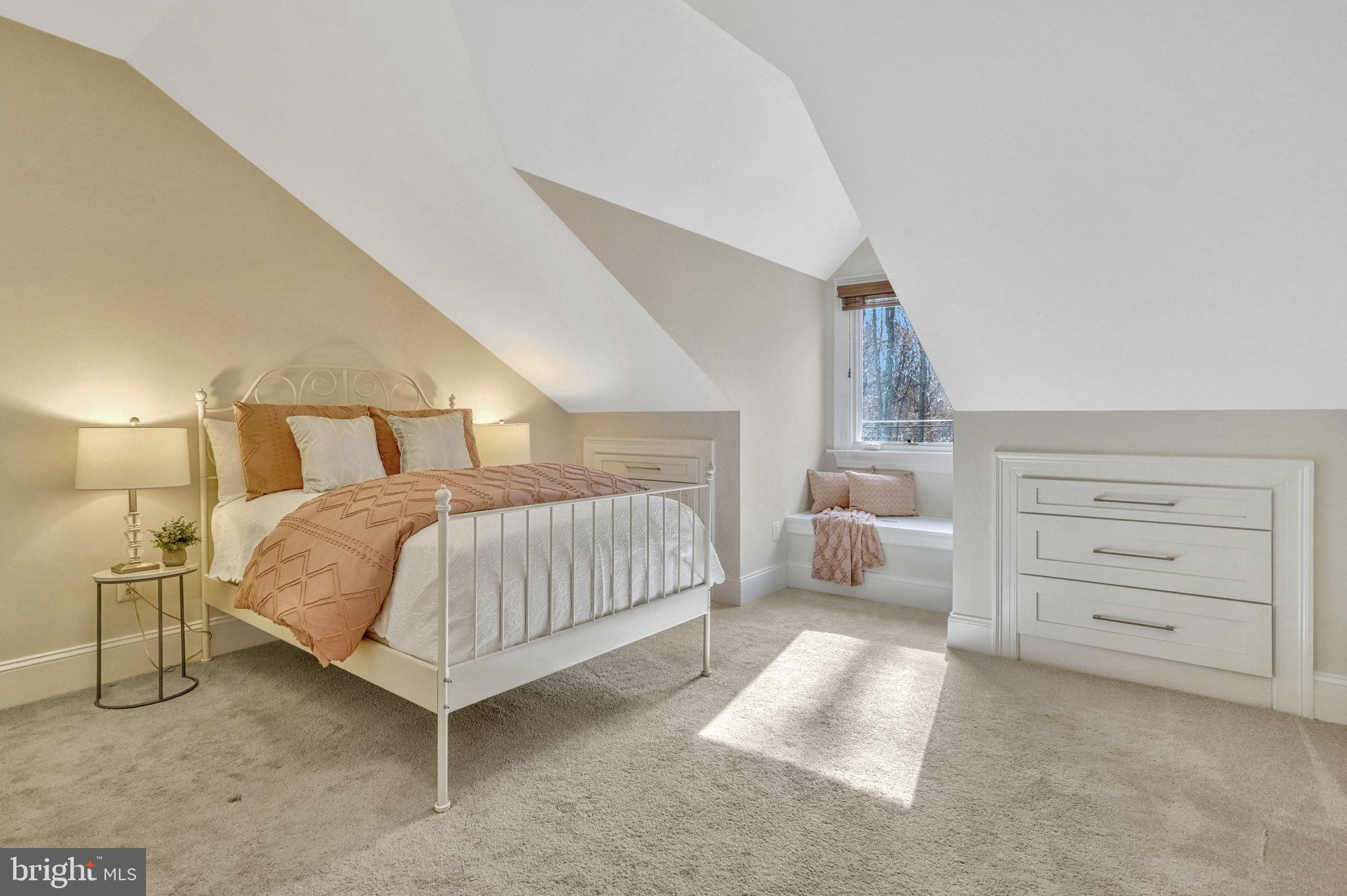 EDELINE MARY A PROP - Residential