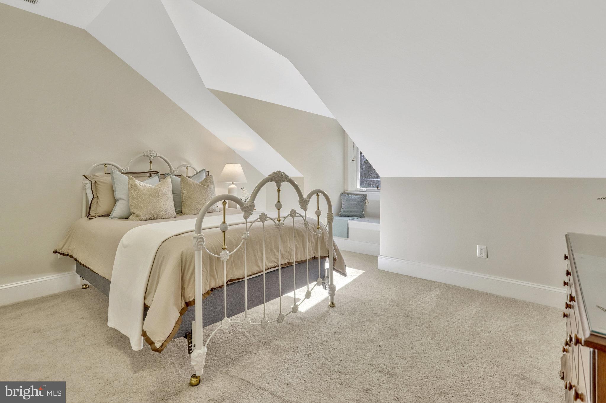 EDELINE MARY A PROP - Residential