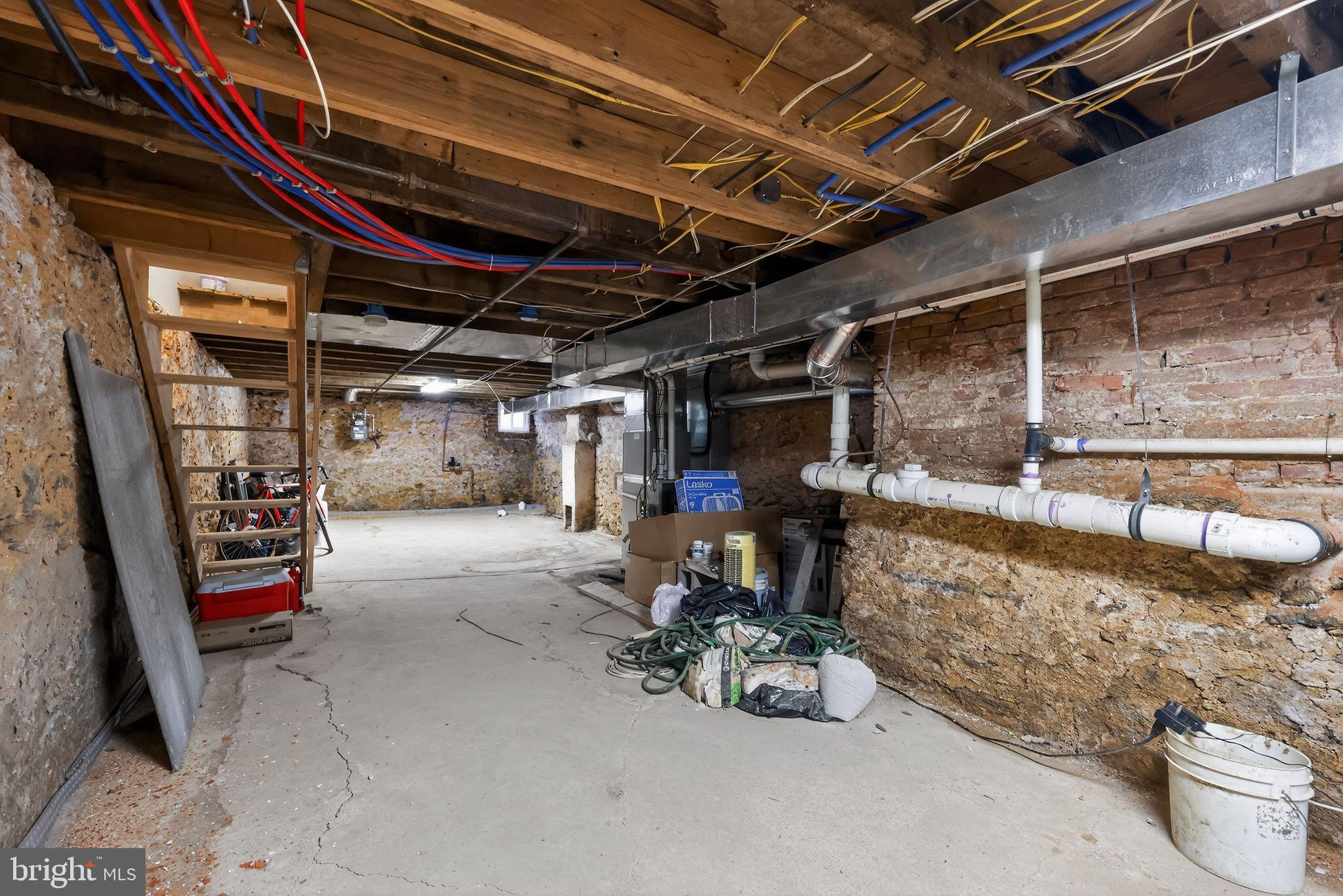 MANTUA - Residential