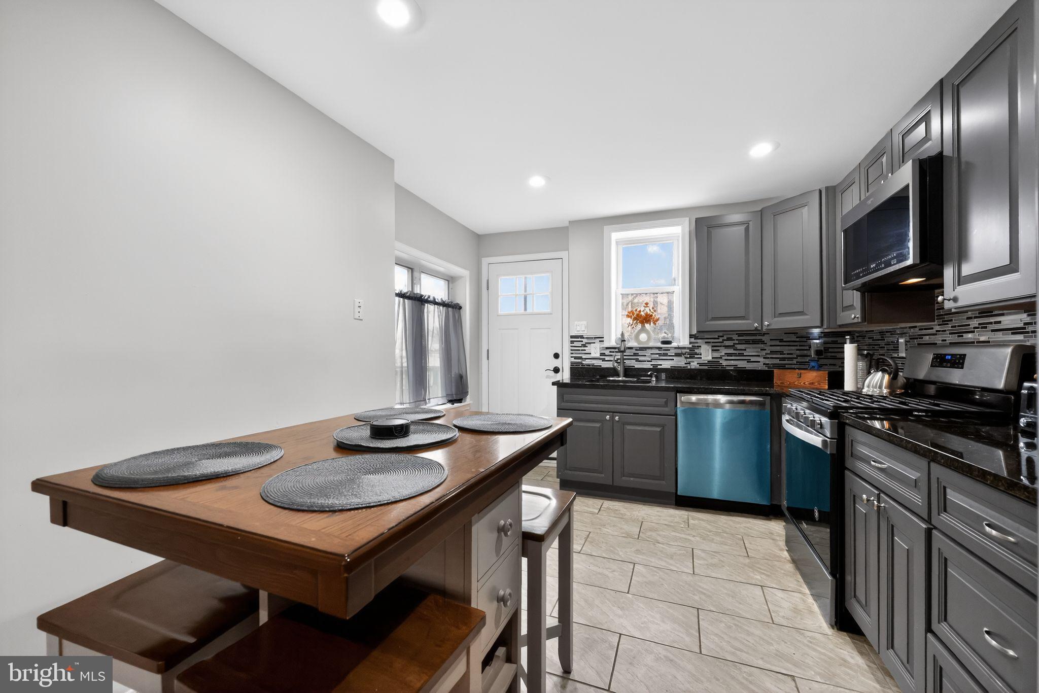 MANTUA - Residential