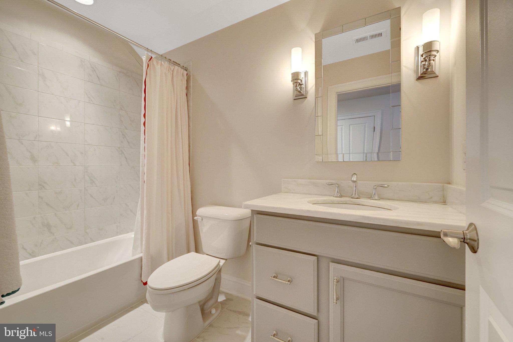 SPRING LAKE - Residential