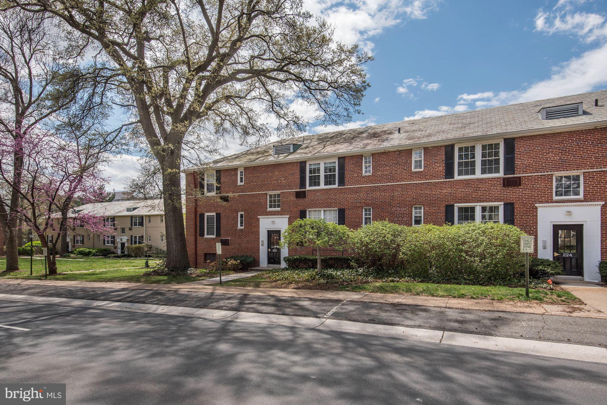 ARLINGTON OAKS - Residential