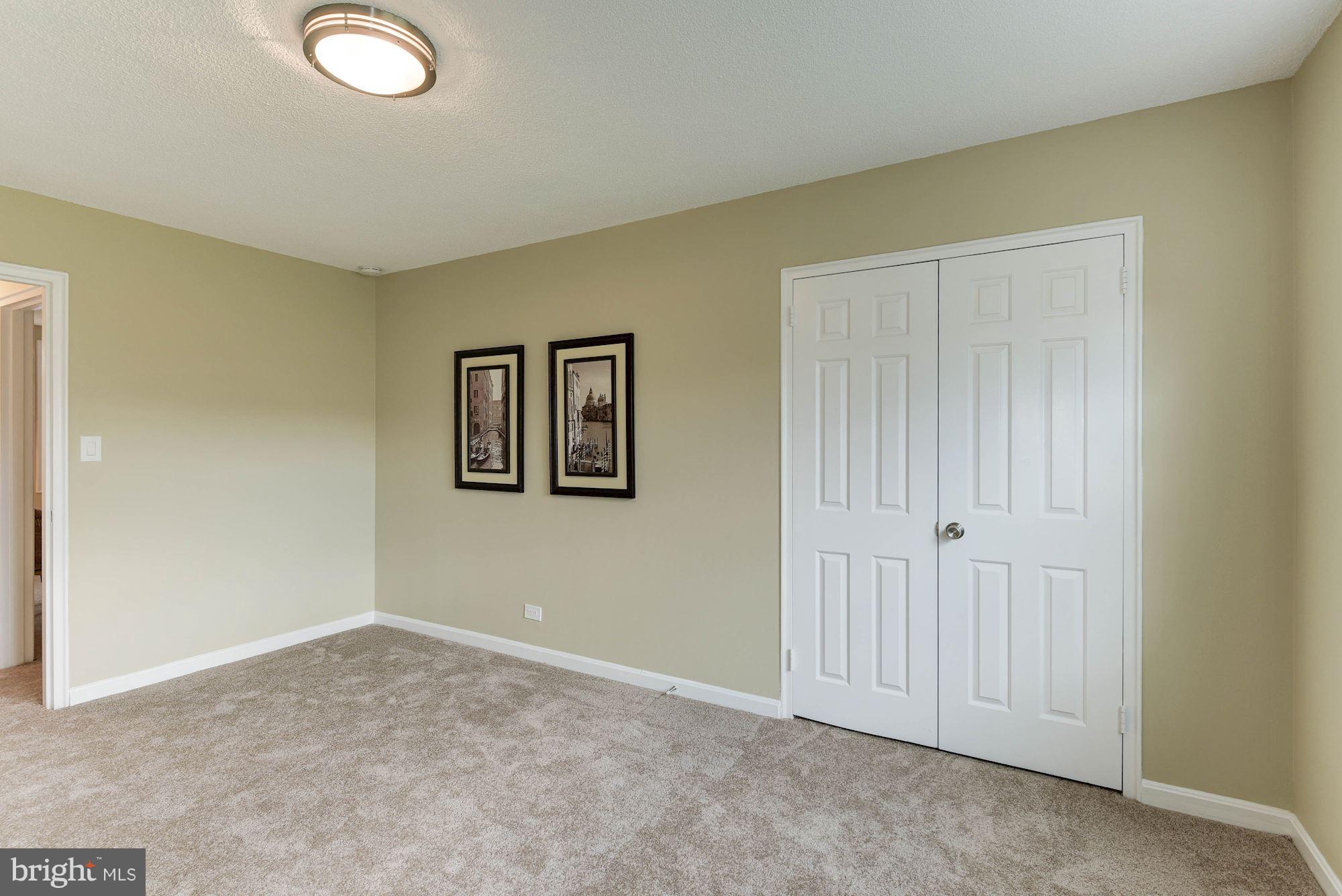 ARLINGTON OAKS - Residential