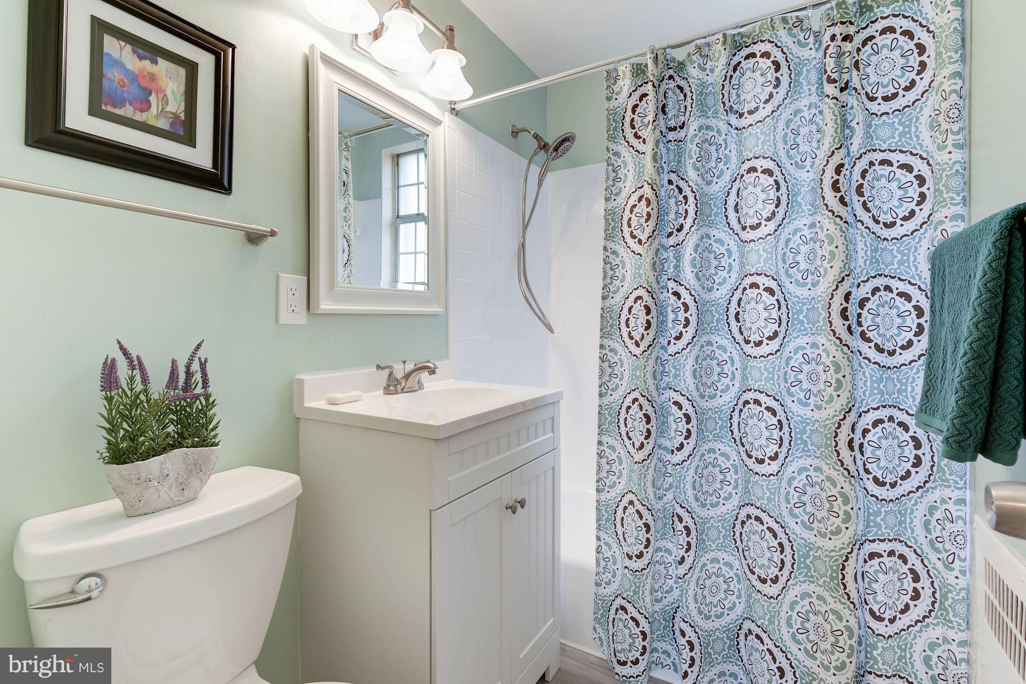 ARLINGTON OAKS - Residential