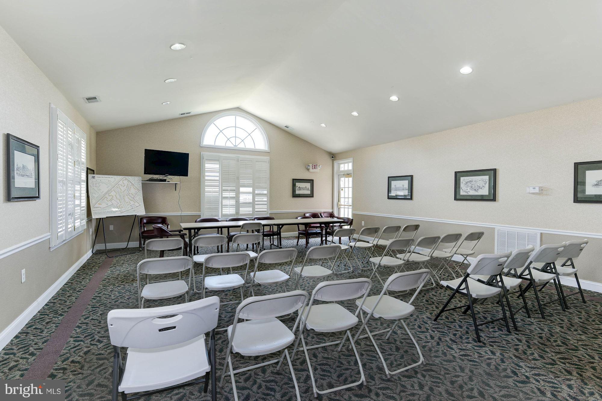 ARLINGTON OAKS - Residential