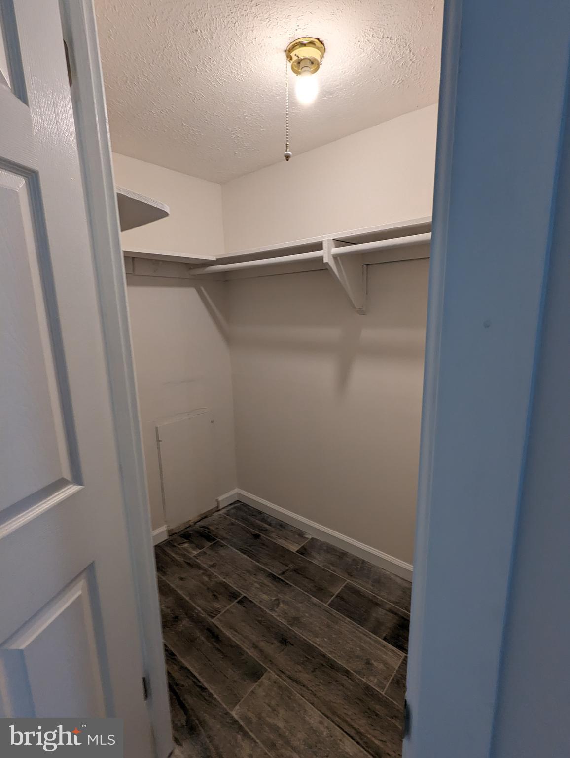 HOLLY HILL CONDOMINIUMS - Residential Lease