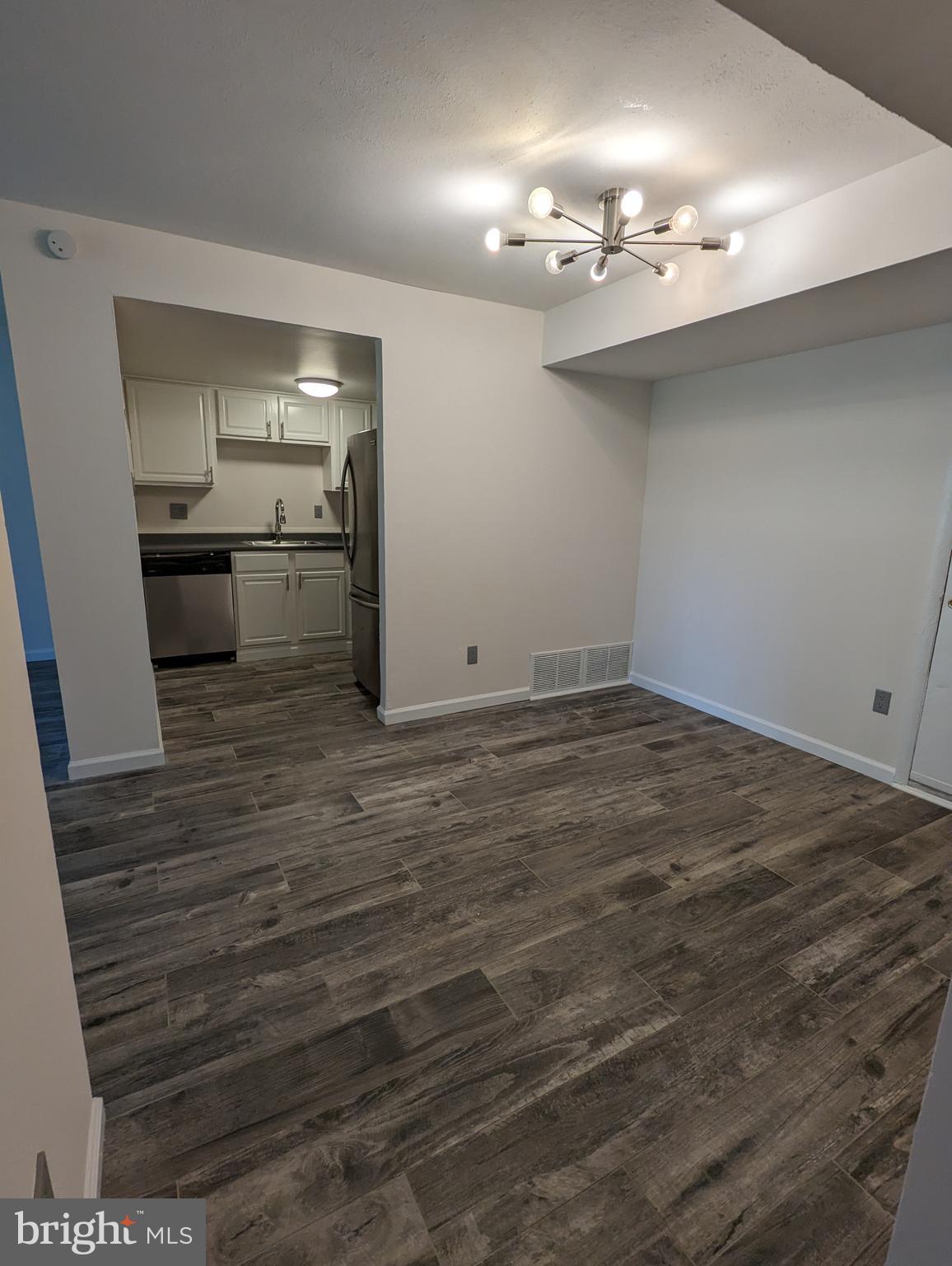 HOLLY HILL CONDOMINIUMS - Residential Lease