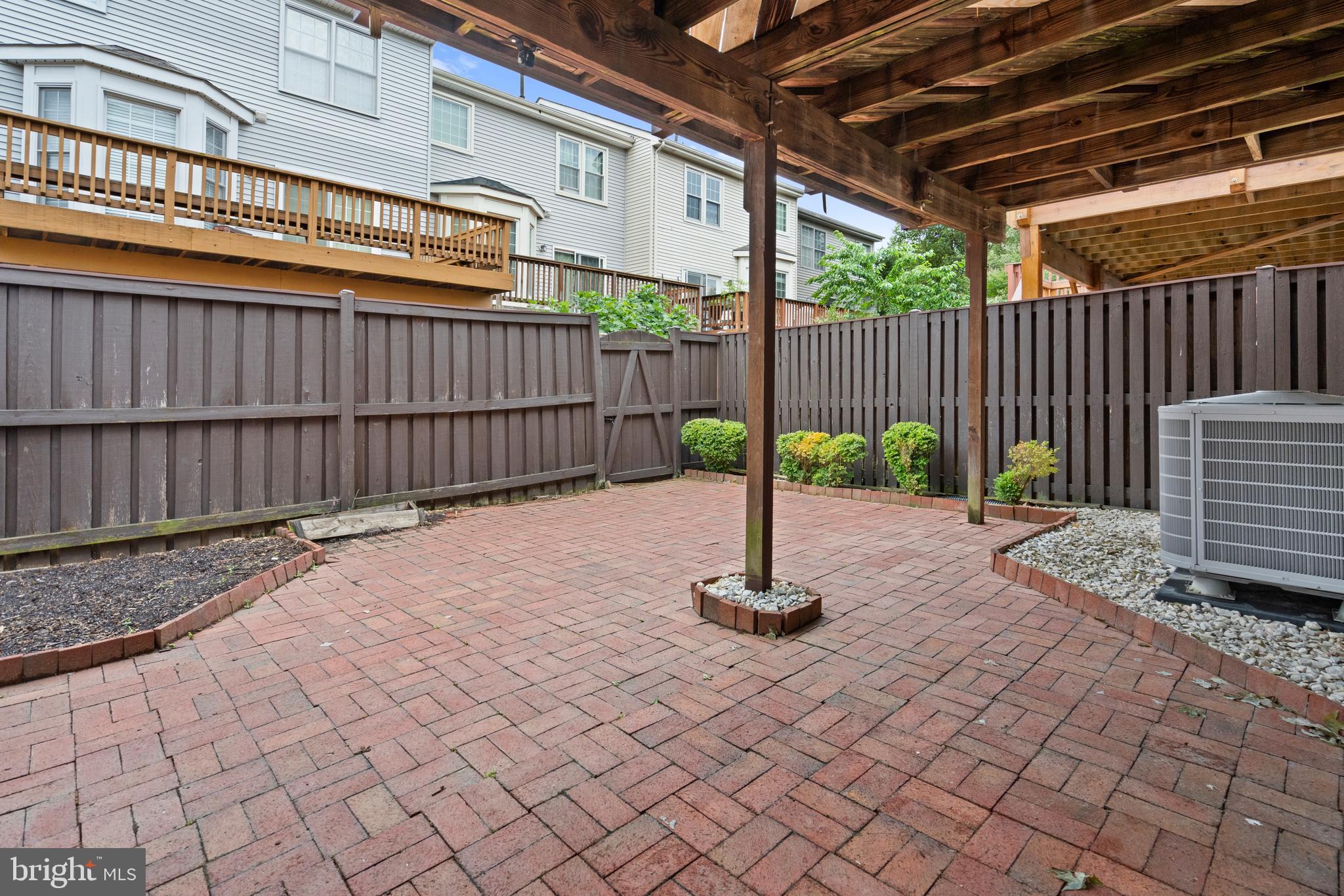 FAIRLAND TOWNS - Residential