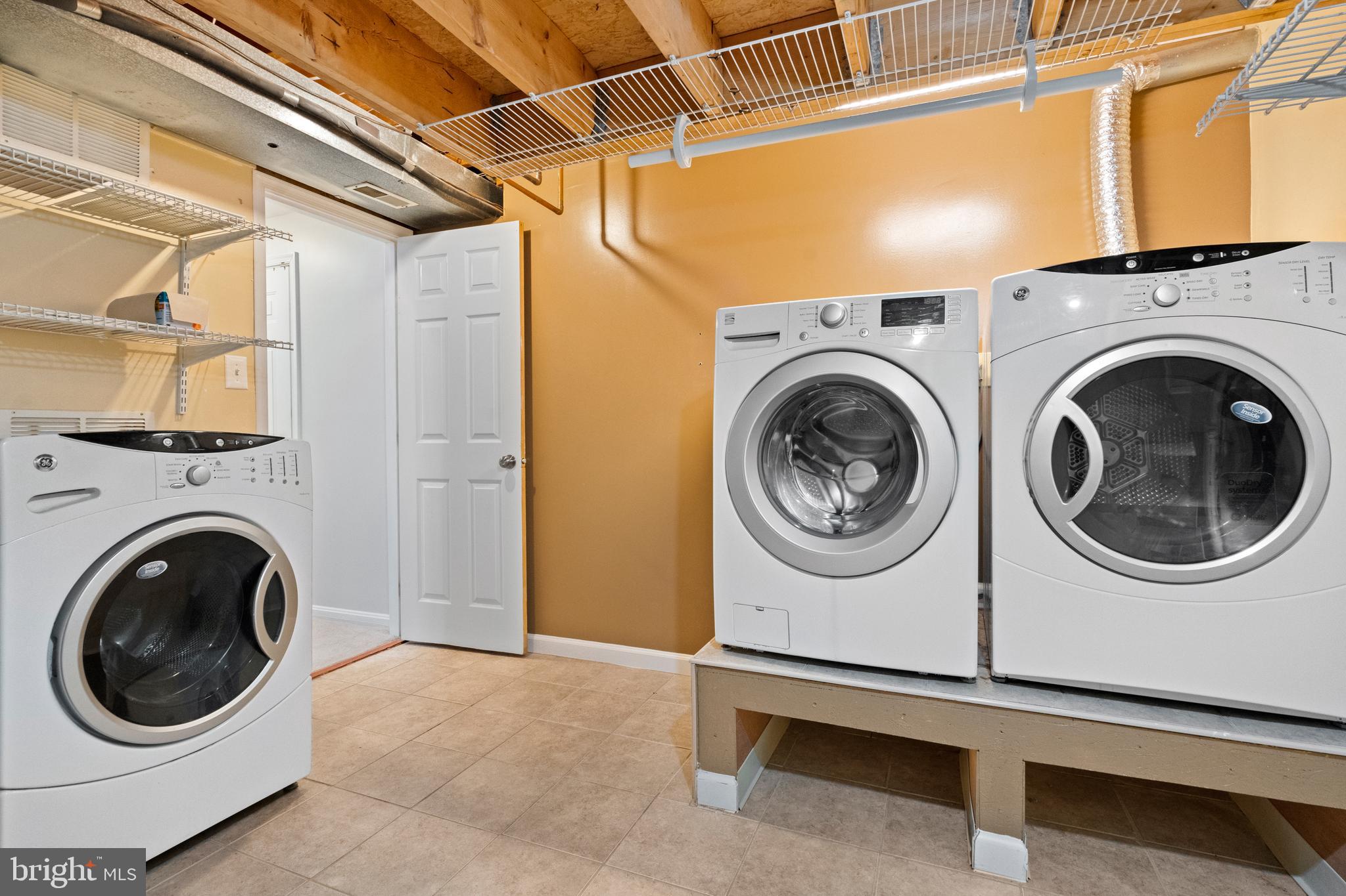 FAIRLAND TOWNS - Residential