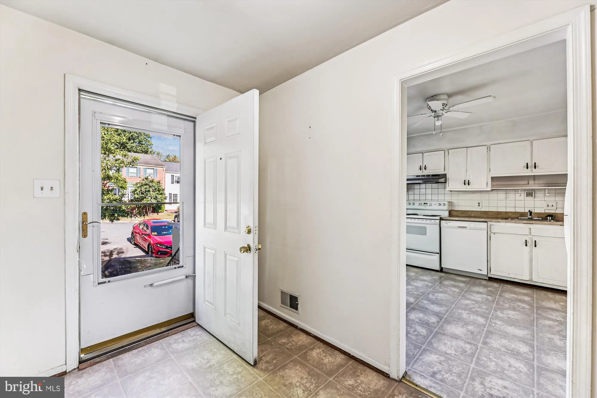 Woodbridge, Virginia 22192, United States, 3 Bedrooms Bedrooms, ,4 BathroomsBathrooms,Residential,Coming Soon,214409