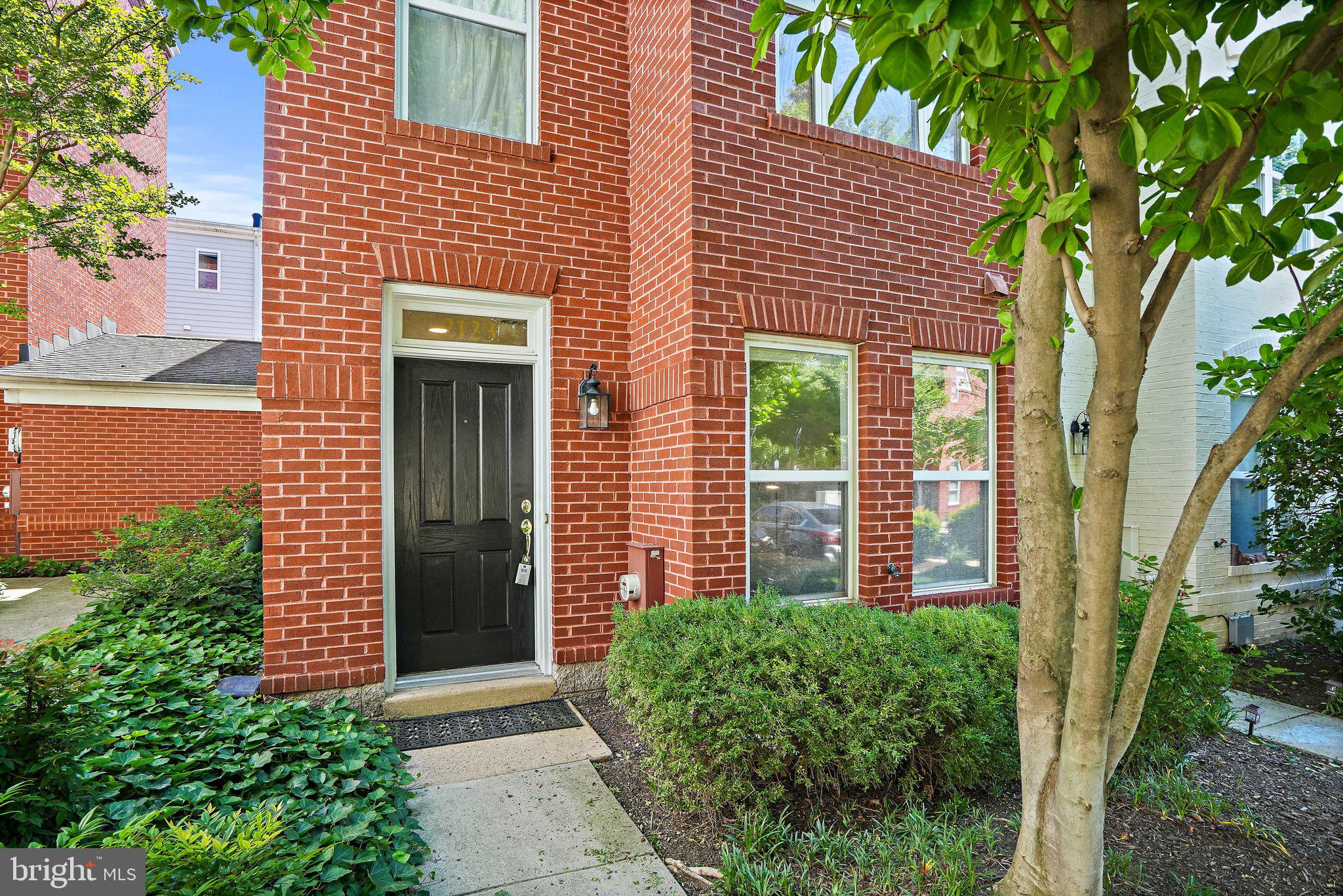 2123 12TH PLACE NW