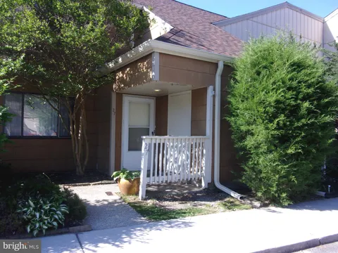 27 Chiswick Drive, Lindenwold, NJ MLS: NJCD2092786