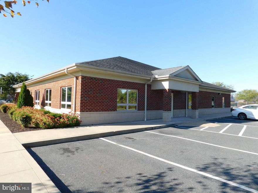 JUST REDUCED!!! BRING ALL OFFERS SELLERS WILL CONSIDER ALL REASONABLE OFFERS!  PERFECT FOR YOUR OWN BUSINESS. SIX EXAM ROOMS AND MANY OTHER FEATURES. PLEASE CALL TO ARRANGE AN APPOINTMENT TO VIEW THE PROPERTY. CLOSE TO EASTON HOSPITAL AND OTHER MEDICAL FACILITIES. MEDICAL OFFICE/CONDO FOR SALE OR RENT.

LEASE WITH OPTION TO PURCHASE......CALL FOR DETAILS.