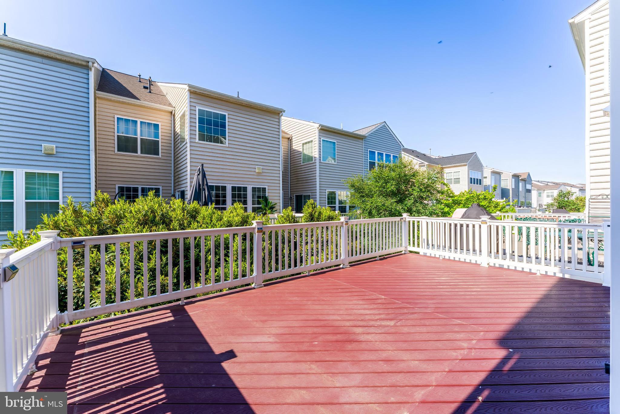 EAST GATE - Residential