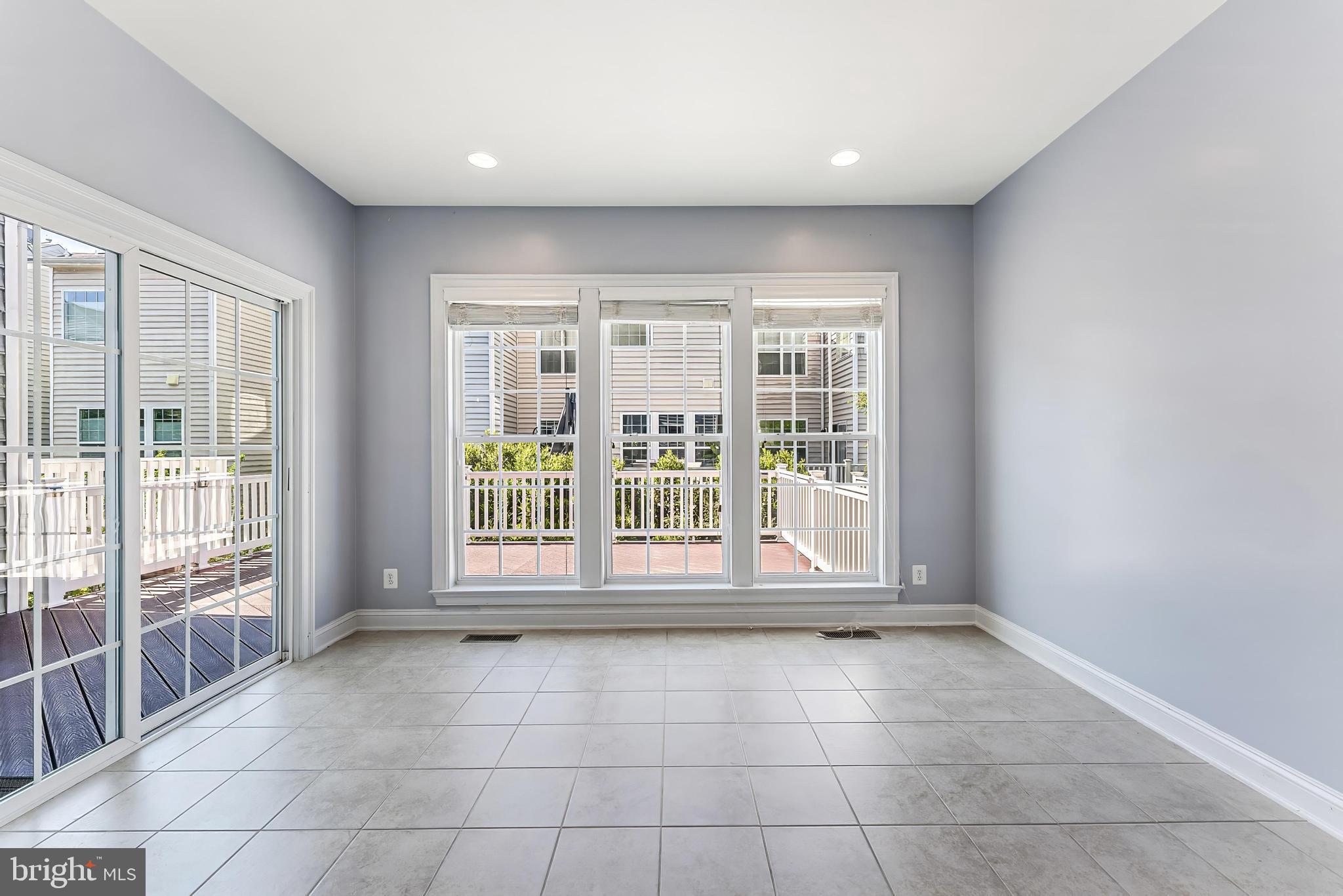 EAST GATE - Residential