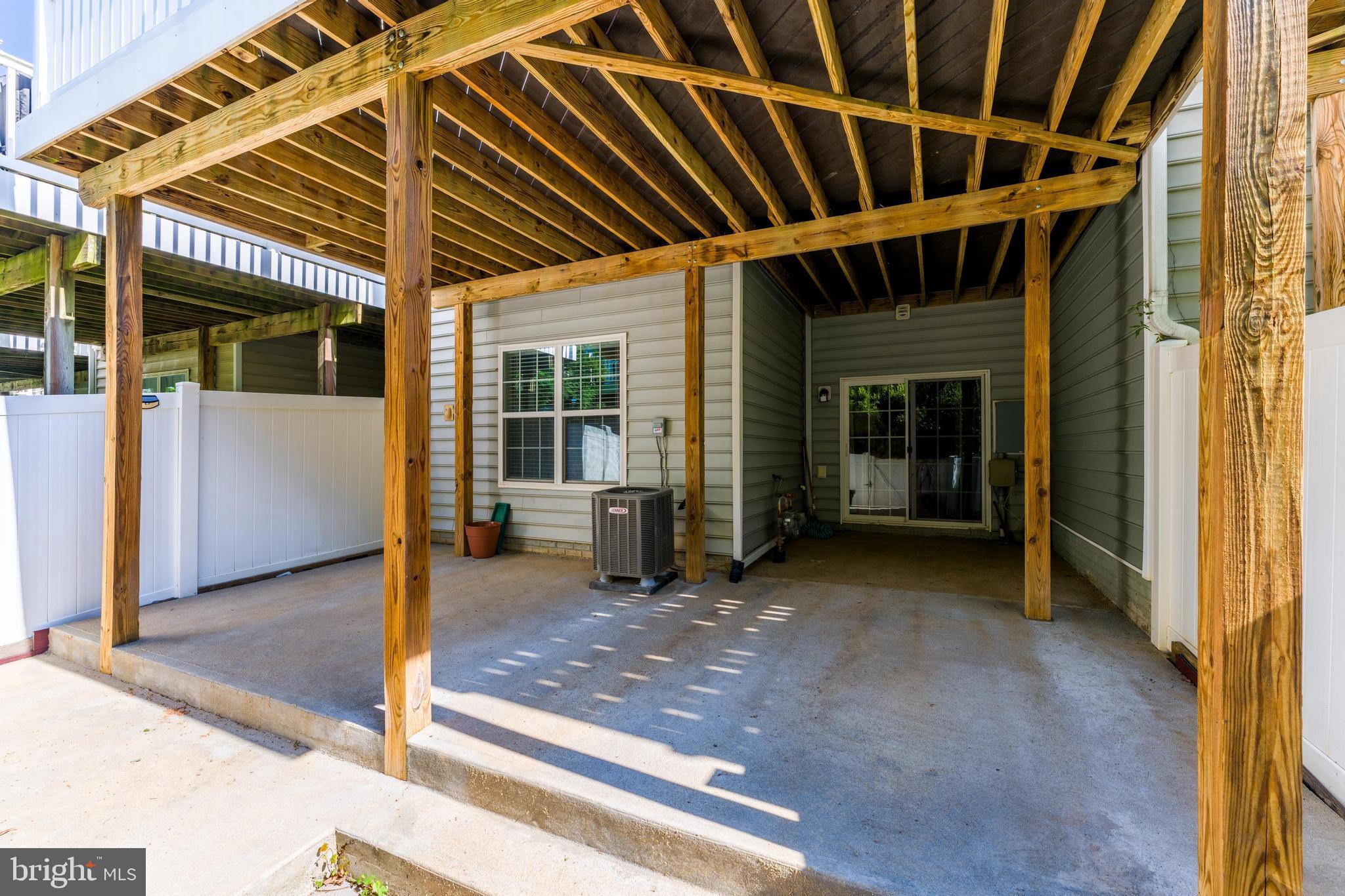 EAST GATE - Residential