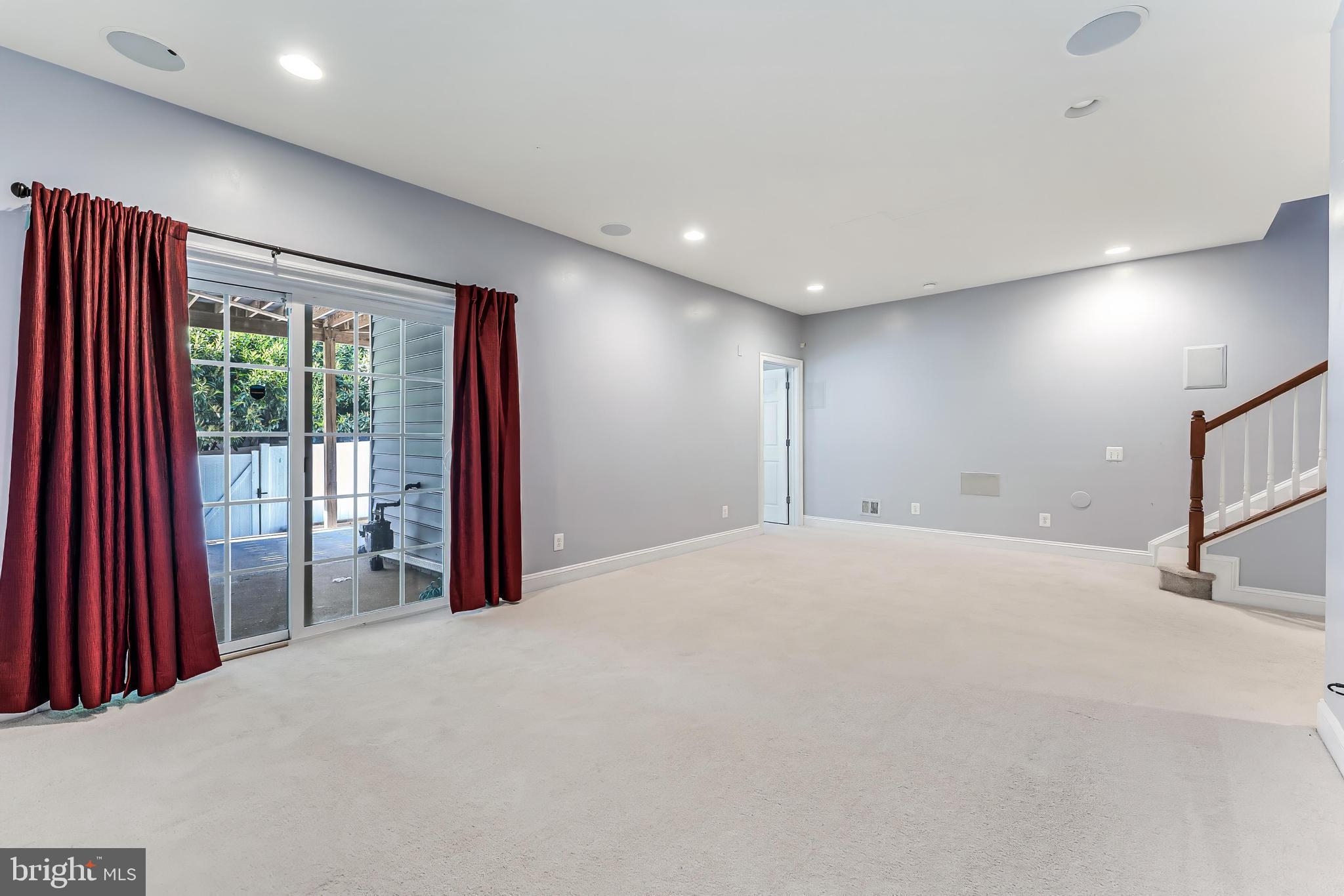 EAST GATE - Residential