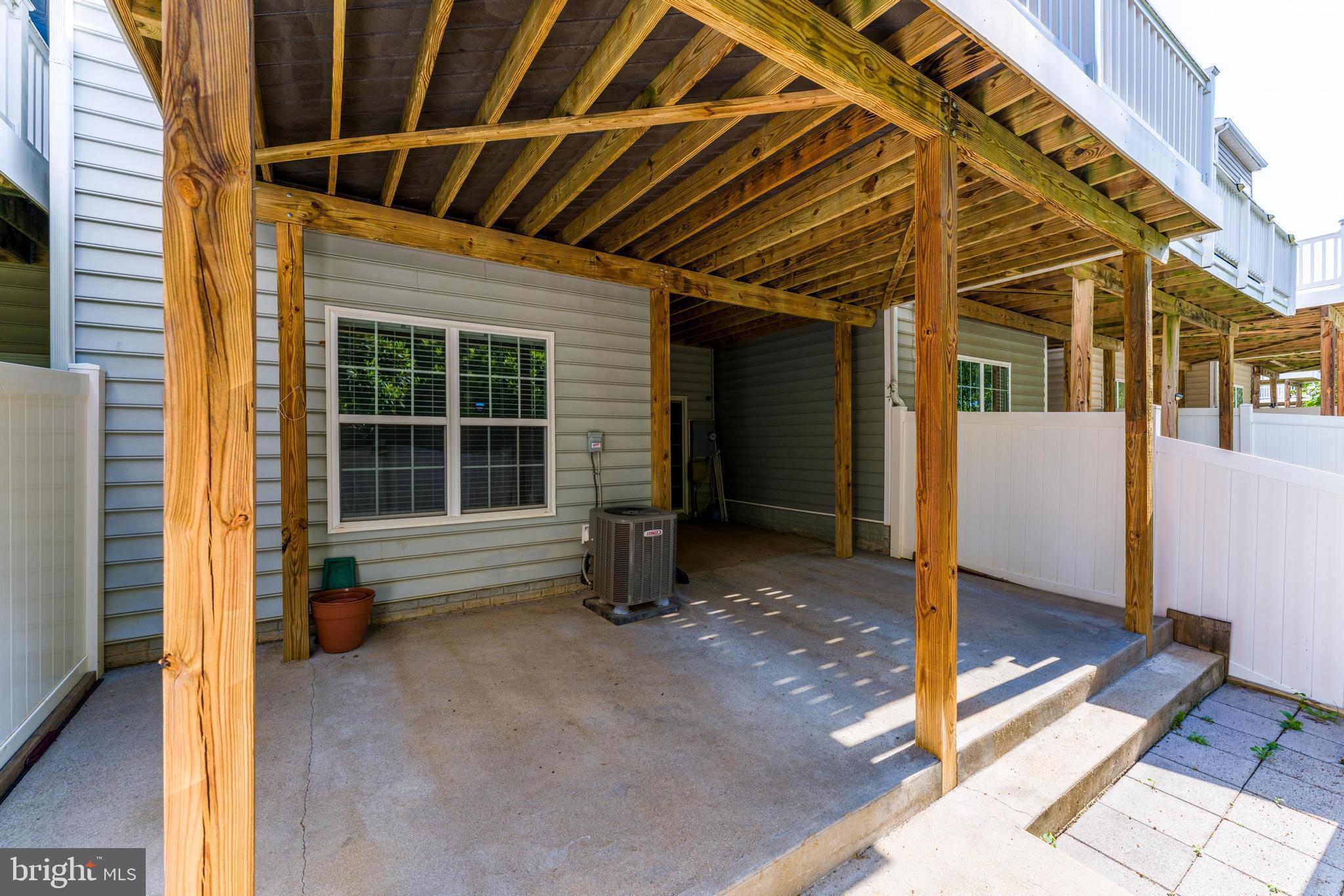 EAST GATE - Residential