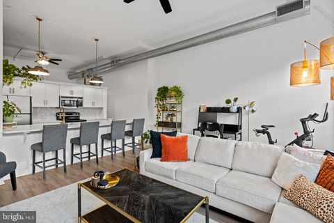 Condo For Sale - 2429 Locust Street #314<br/> PHILADELPHIA, PA 19103