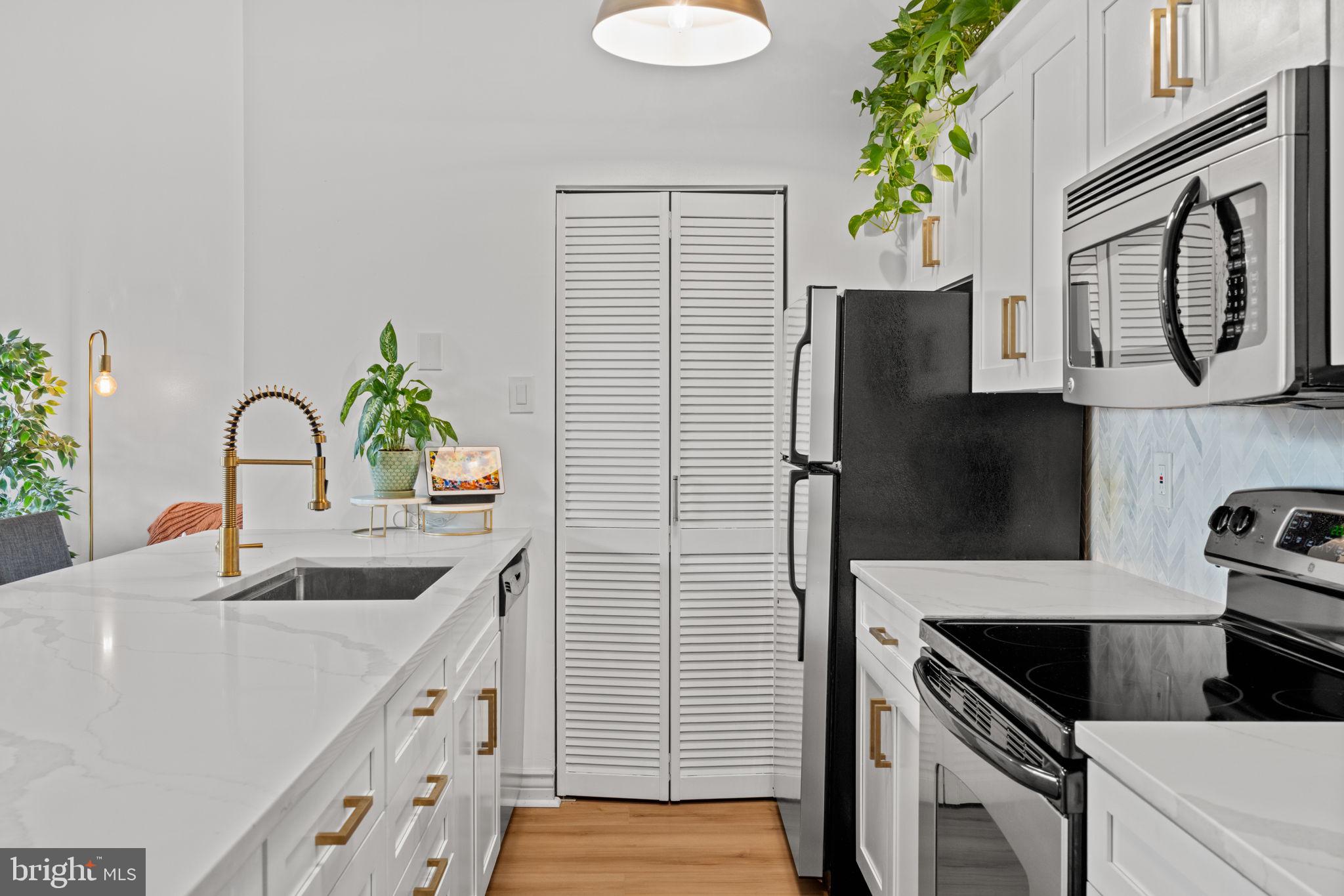 2429 LOCUST STREET 314