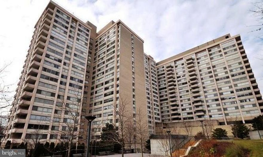 Centrally located. This semi furnished STUDIO apartment has one full bath and kitchen. It has cook top, oven and refrigerator. 24 Hours front desk/security, common roof top pool, large gym, laundry room on each floor. Shopping, restaurants and Red line metro within walking distance. Secured entry and elevator. Tenant needs to arrange his/her own parking