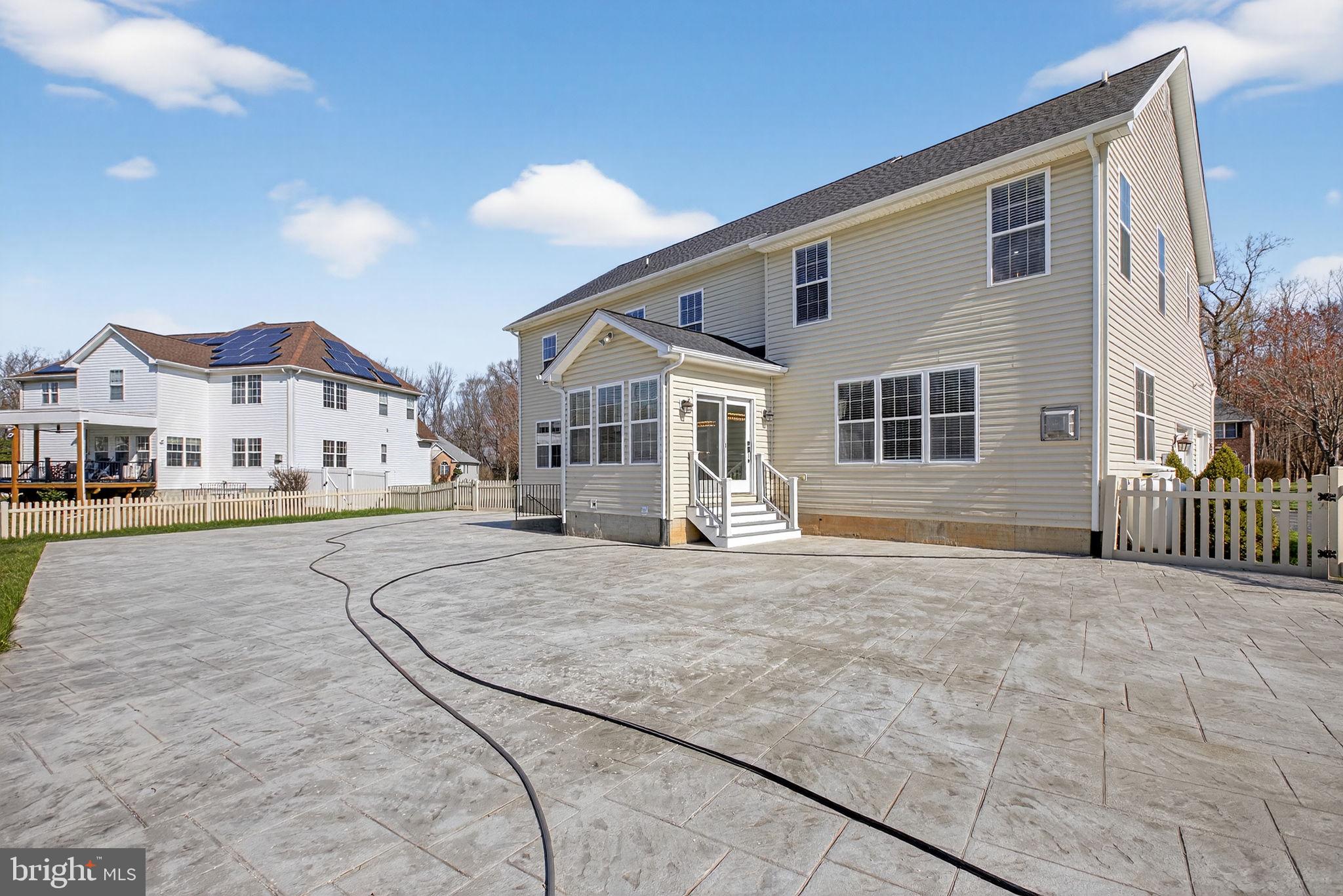 MONTROSE FARMS - Residential