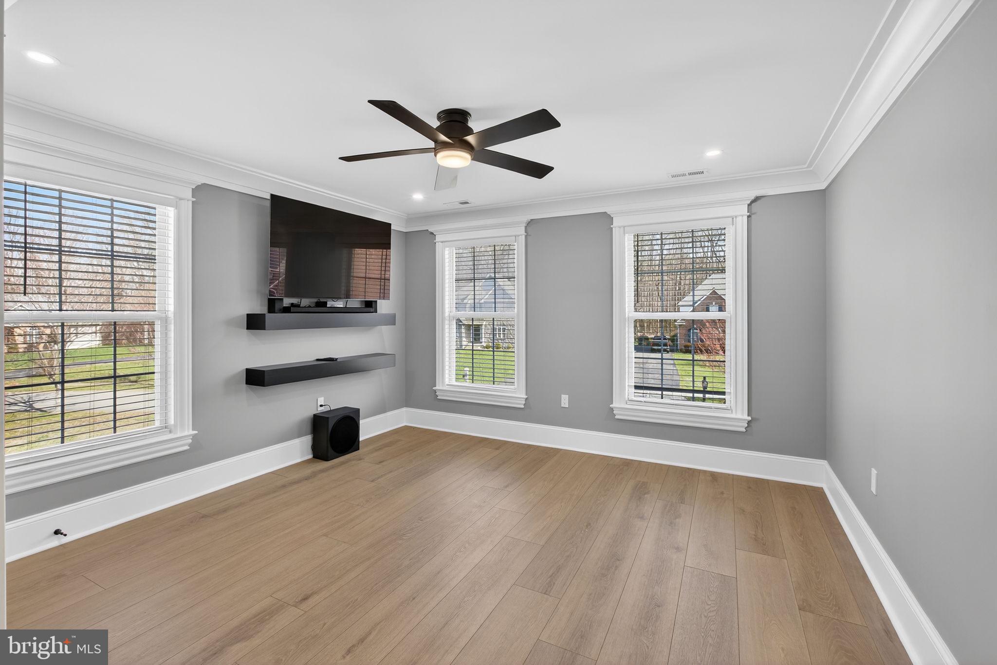 MONTROSE FARMS - Residential