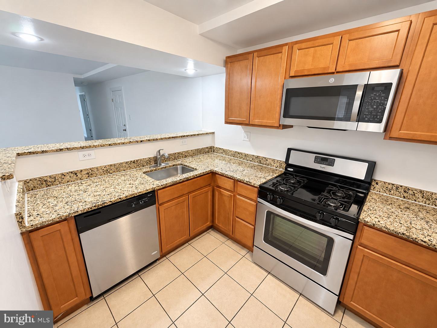 2514 MARKHAM LANE 1