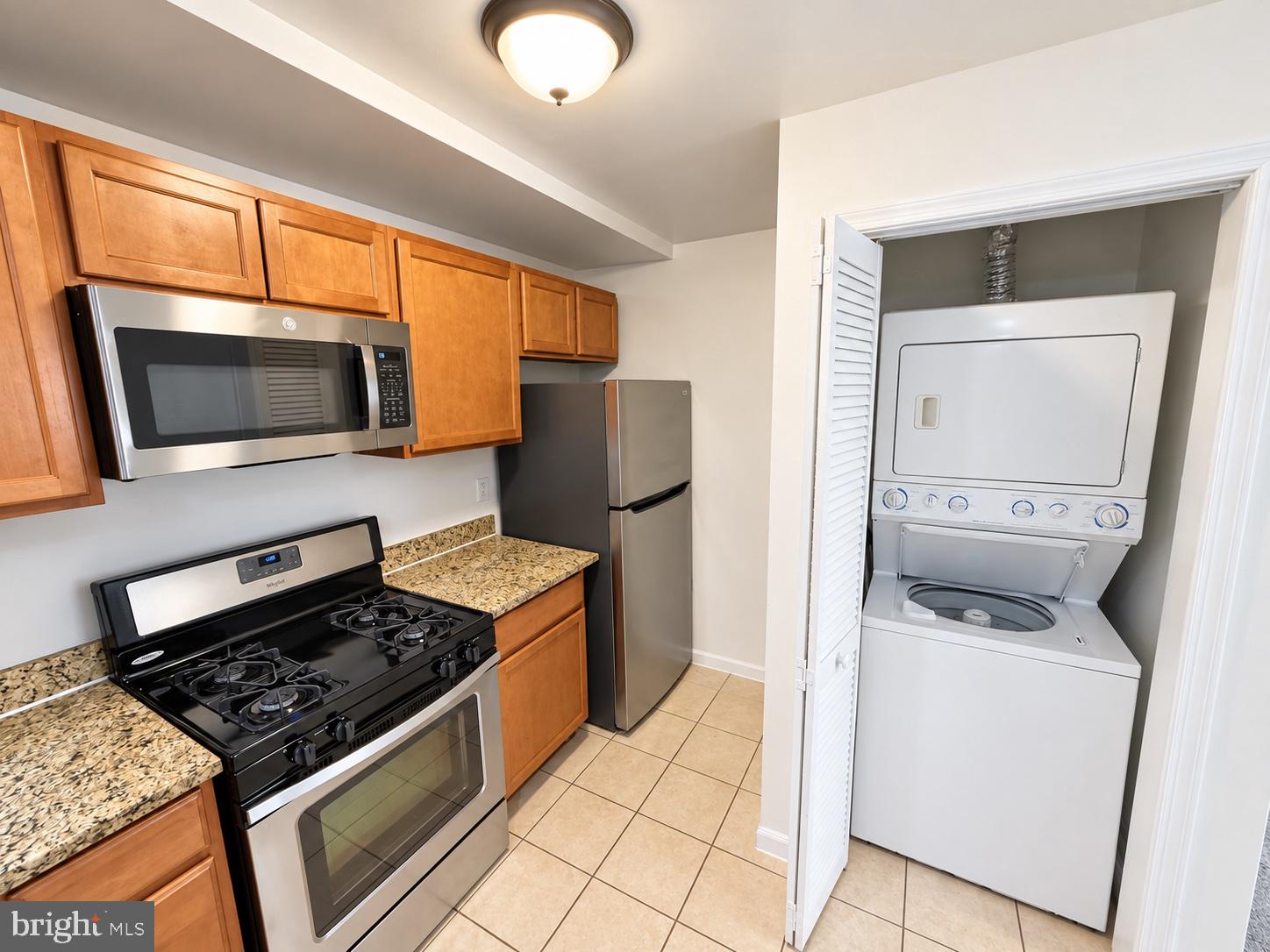 2514 MARKHAM LANE 1