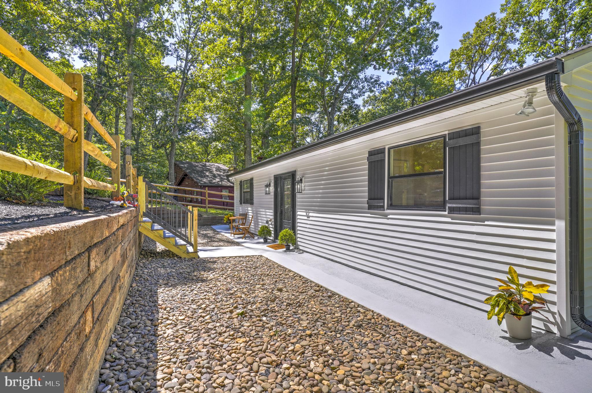 440 REDBUD LANE