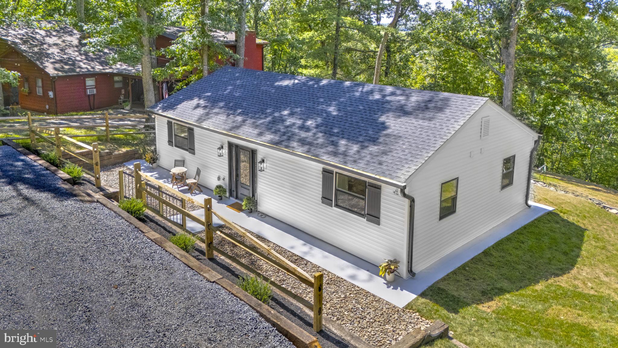 440 REDBUD LANE