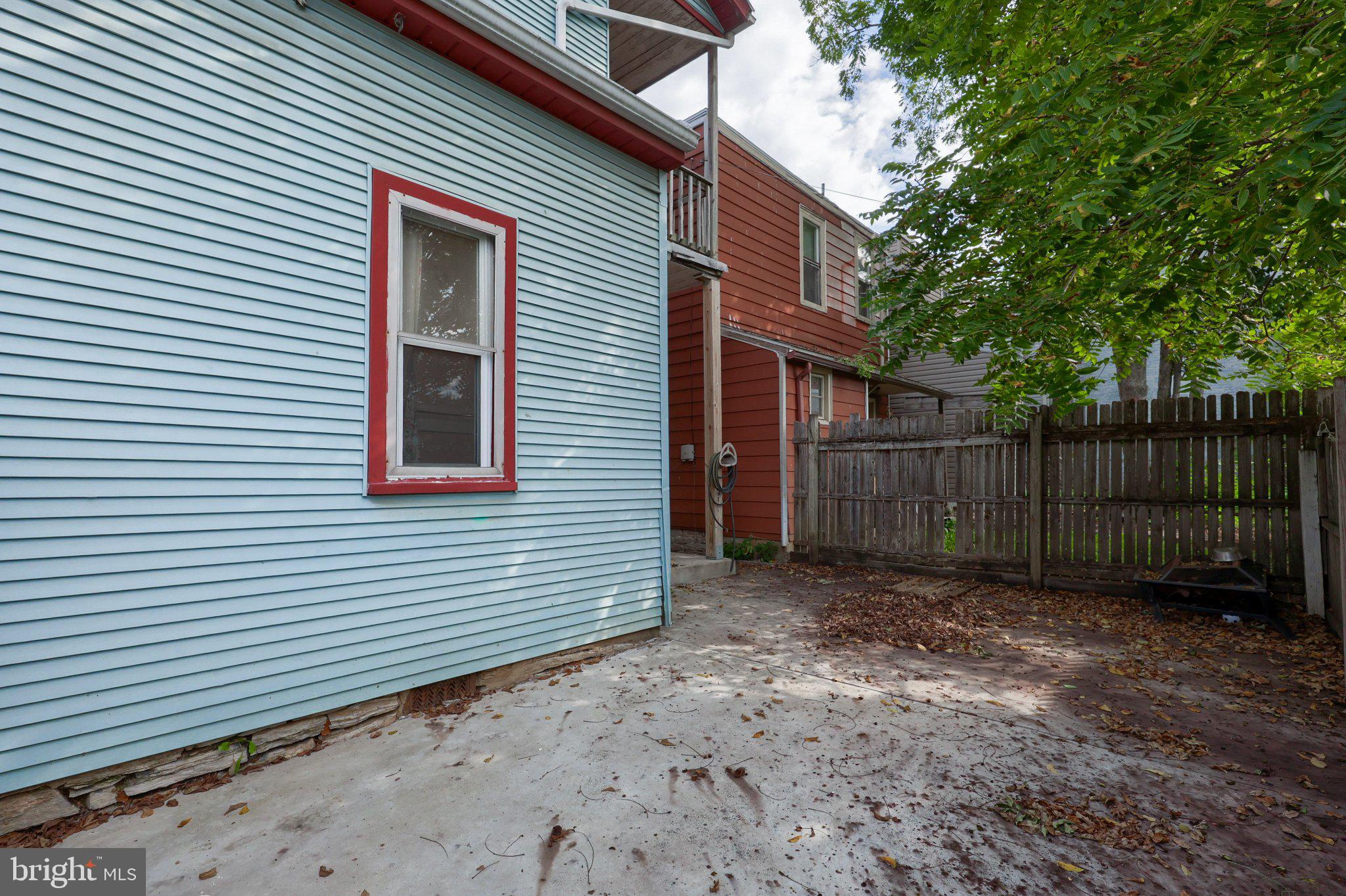 916 WALNUT STREET
