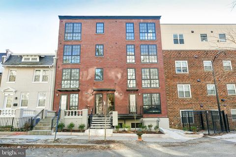 Photo of 1402 Quincy Street NW, WASHINGTON, DC 20011 (MLS # DCDC2239416)