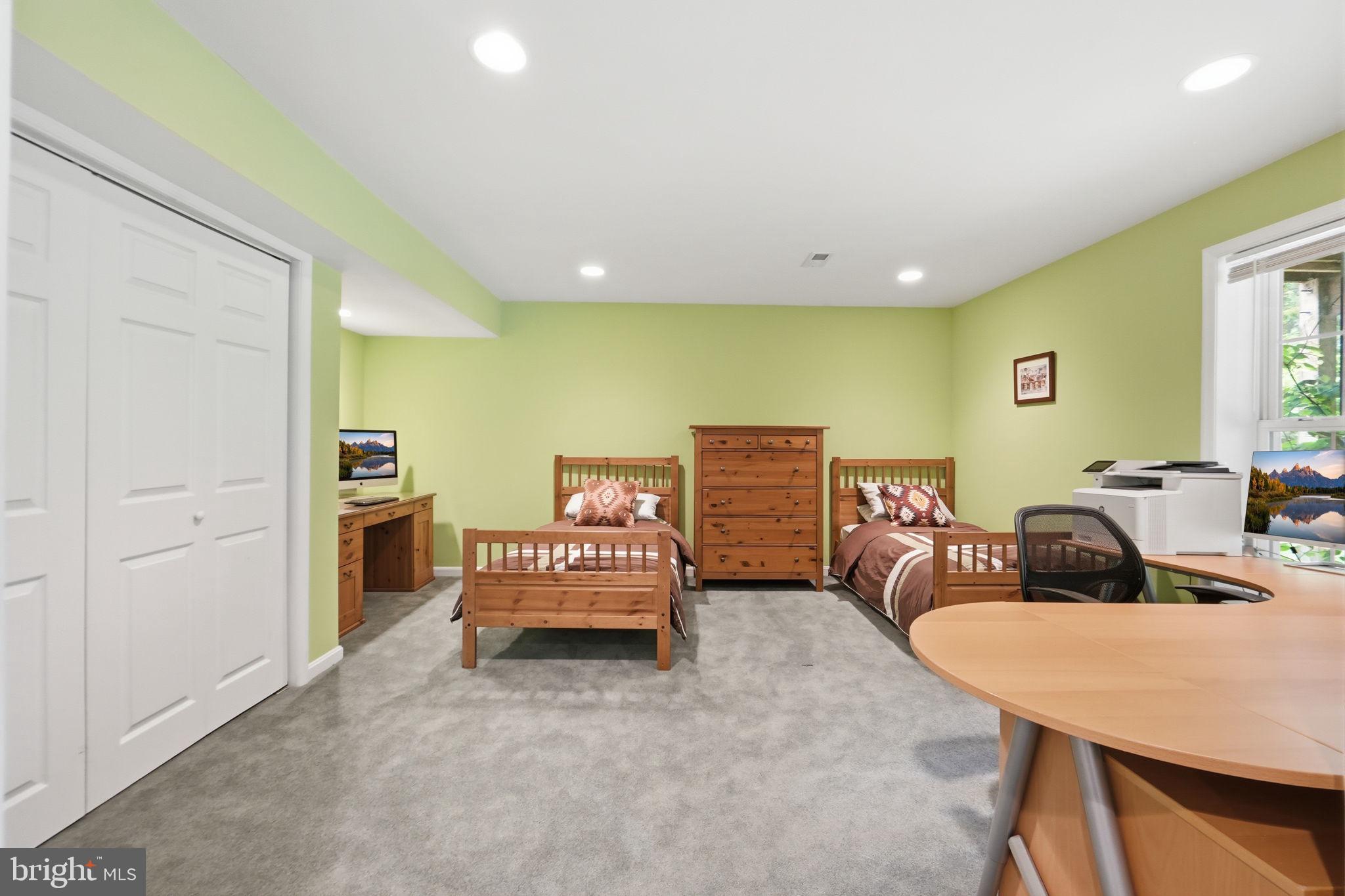 RIDINGS AT BLUE SPRINGS - Residential