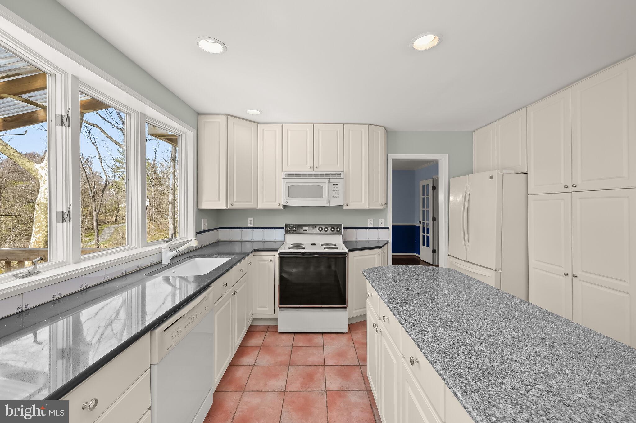 VILLAGE OF OWEN BROWN - Residential