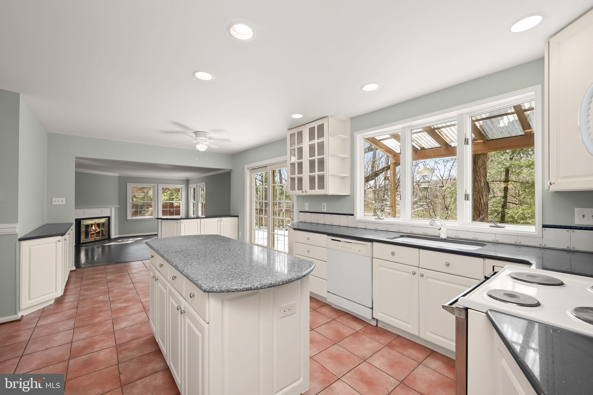 VILLAGE OF OWEN BROWN - Residential