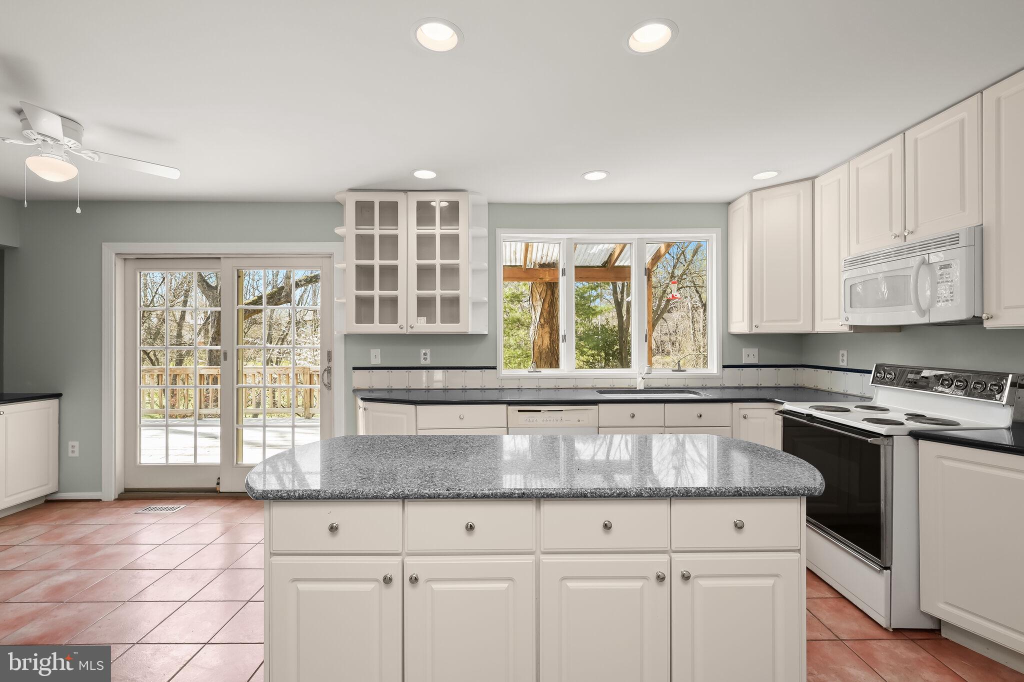 VILLAGE OF OWEN BROWN - Residential