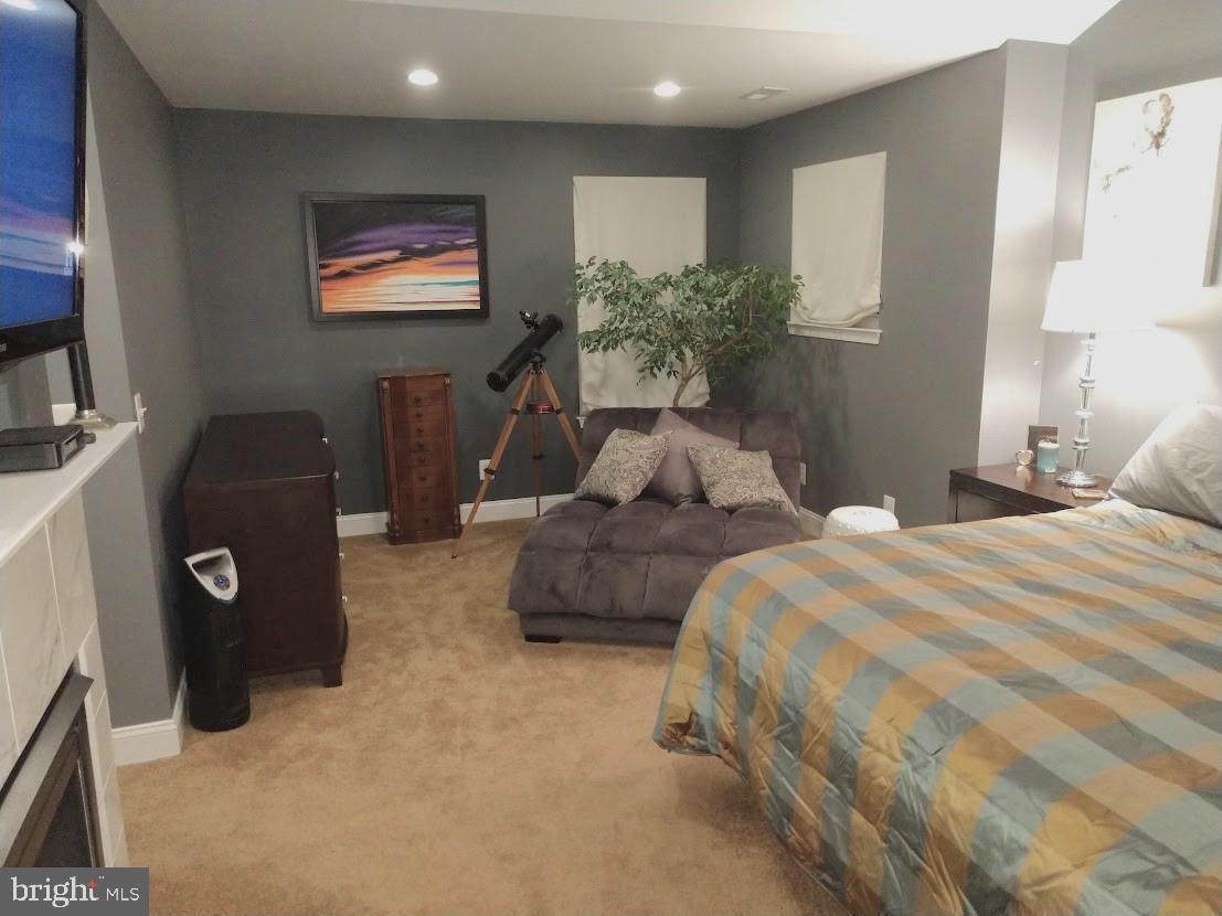 ROCKY ACRES - Residential