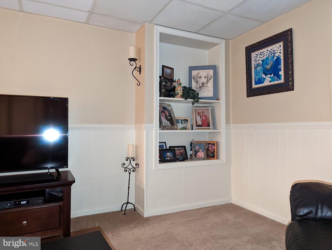 ROCKY ACRES - Residential