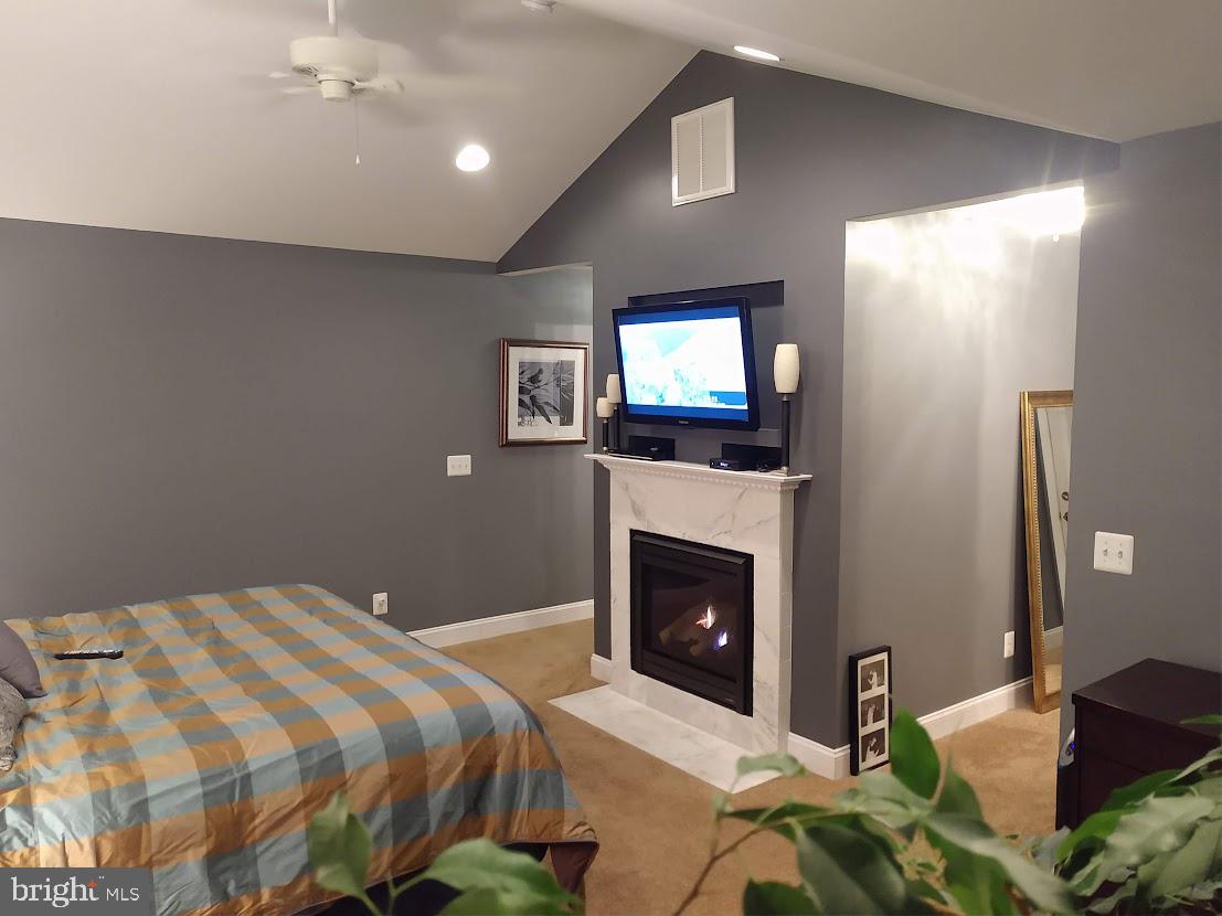 ROCKY ACRES - Residential