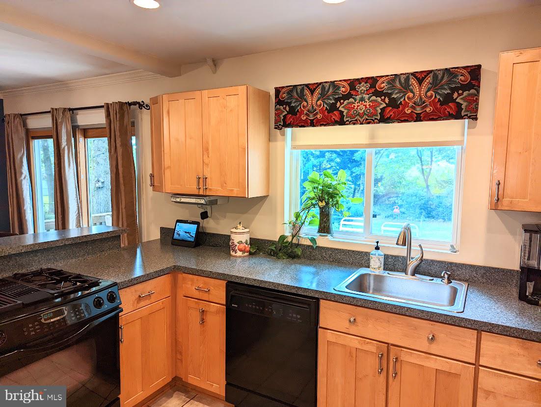 ROCKY ACRES - Residential