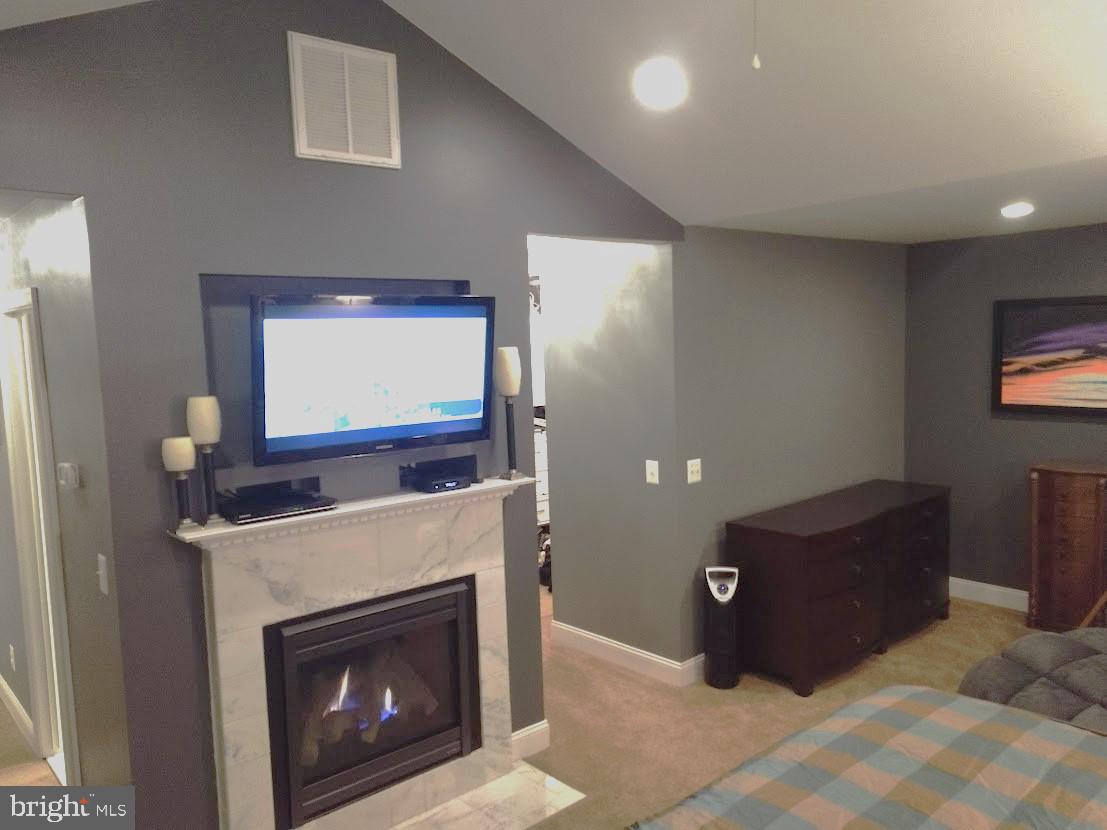 ROCKY ACRES - Residential