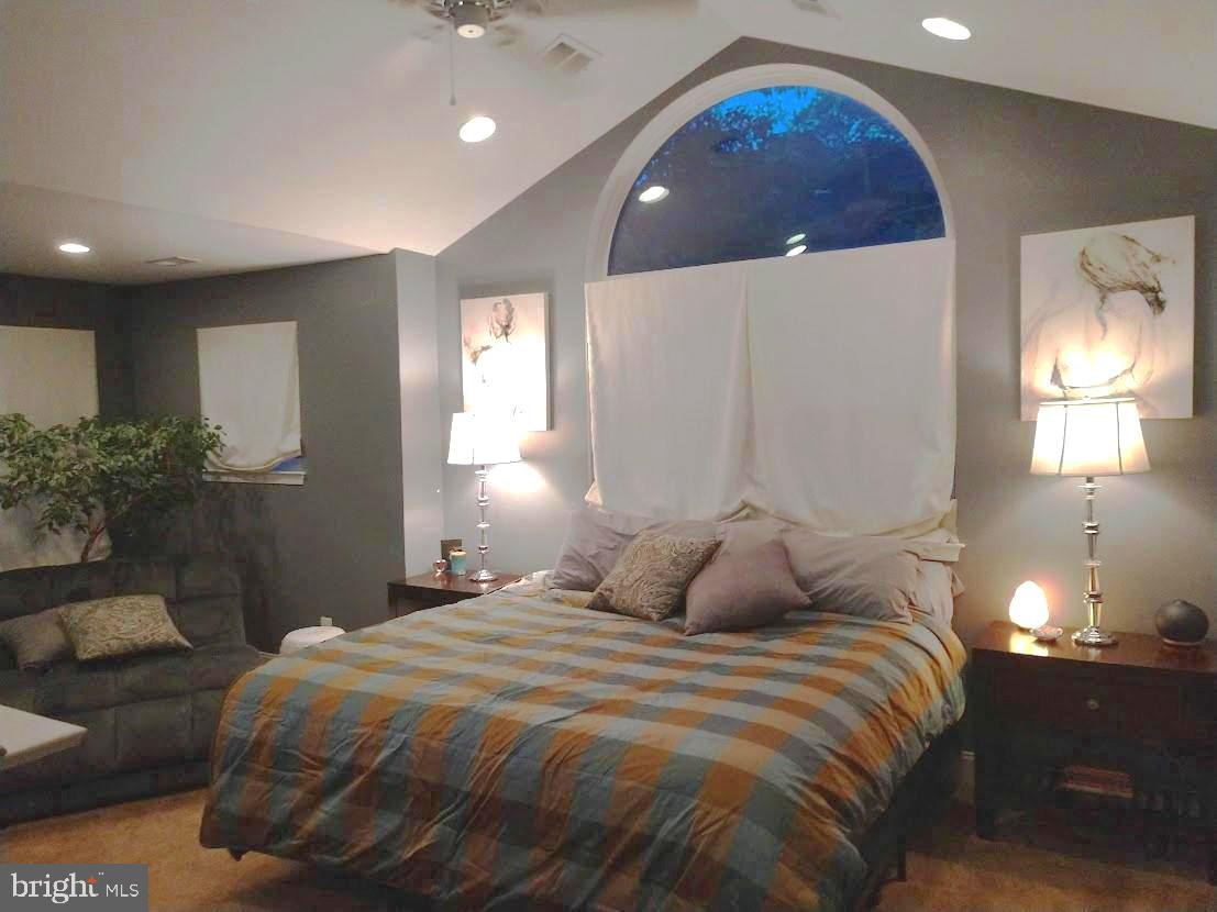 ROCKY ACRES - Residential